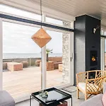 4 Star In Сasa de vacaciones Rønde