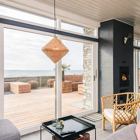 4 Star In Feriehus Rønde